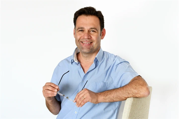 ד"ר אבישי קרן